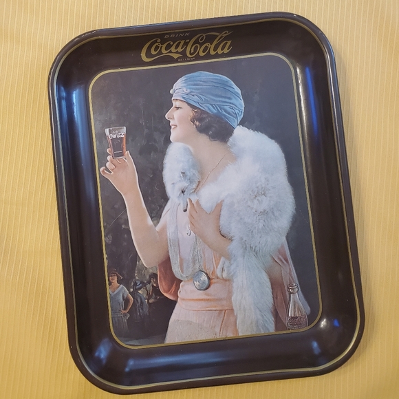 Vintage Coca Cola Metal Flapper Girl Serving Tray - Picture 8 of 12